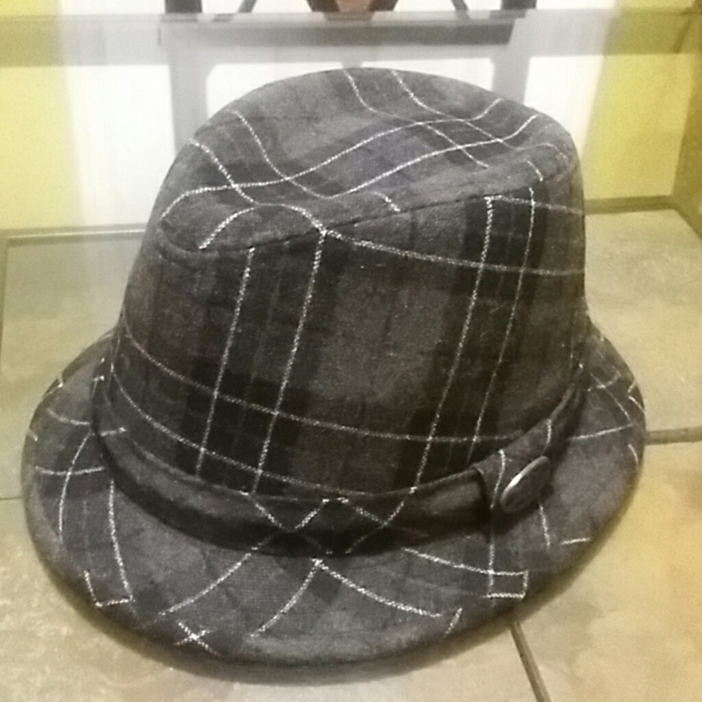 Hat - Picture 3 of 4